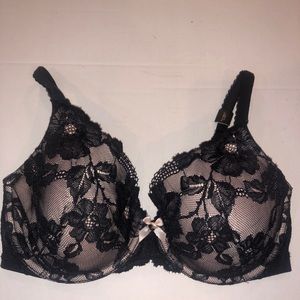 34DD Victoria Secret Bra
